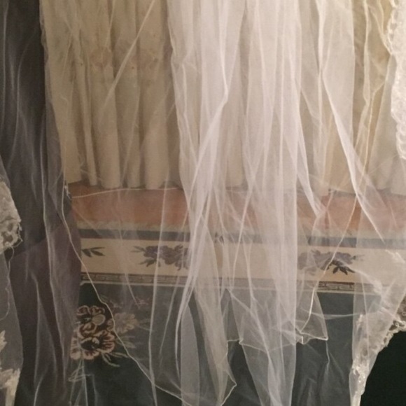 Wedding veil - Picture 3 of 3